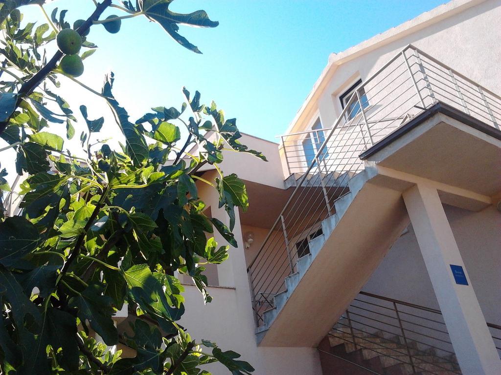 Apartments Jadranica Murter Extérieur photo